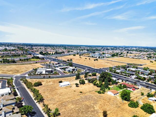 8354 Baisley Ct, Elk Grove, CA 95624
