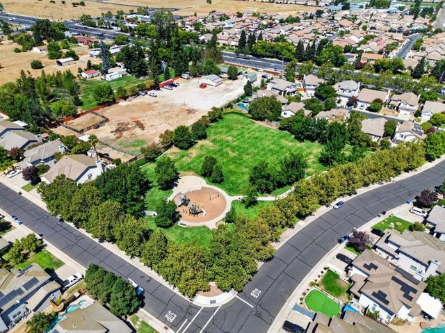 8354 Baisley Ct, Elk Grove, CA 95624