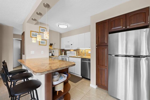 2825 NE 33rd 201, Fort Lauderdale, FL 33308