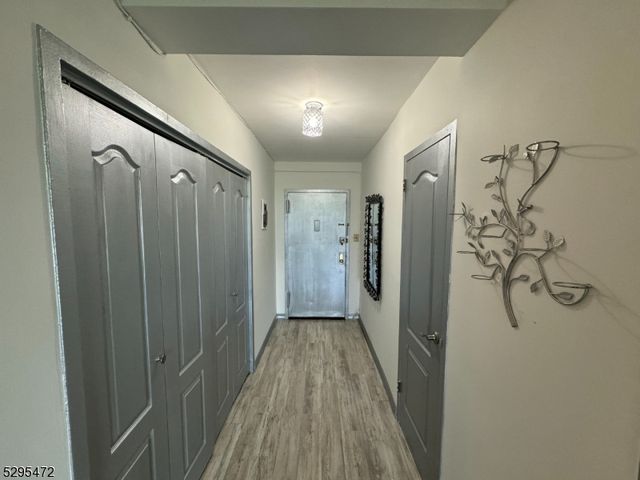 285 Aycrigg Ave 10H, Passaic City, NJ 07055