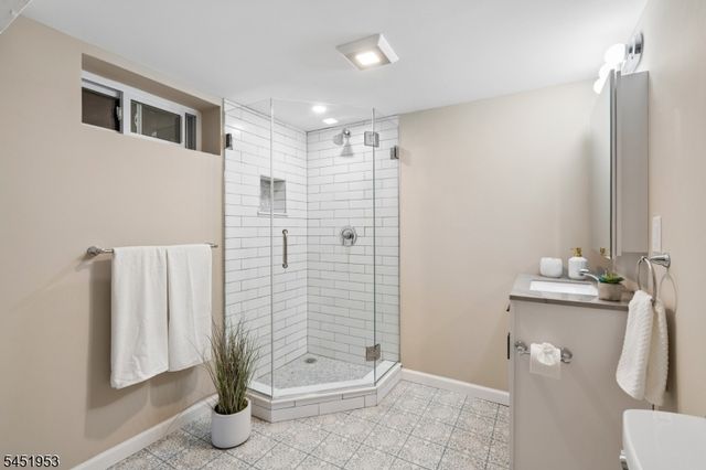 72 Rose Ave, Springfield Twp., NJ 07081