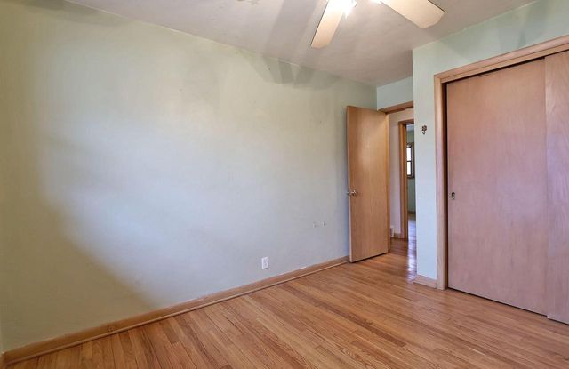 4565 Meadow Vw E, Brookfield, WI 53005