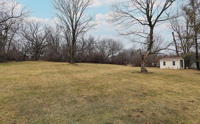 4565 Meadow Vw E, Brookfield, WI 53005