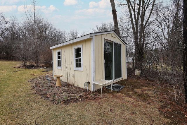 4565 Meadow Vw E, Brookfield, WI 53005