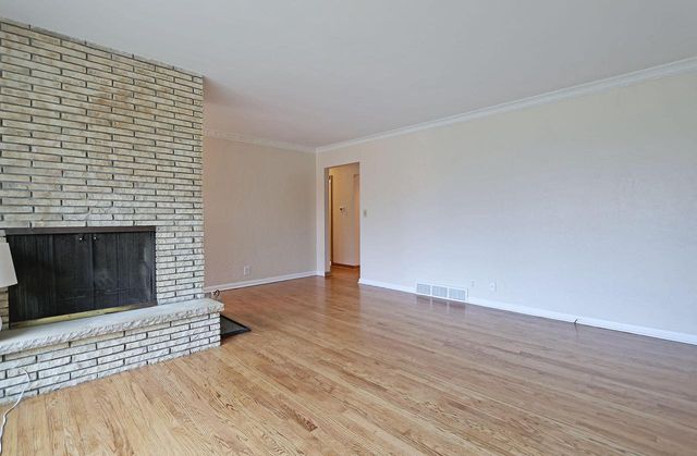 4565 Meadow Vw E, Brookfield, WI 53005