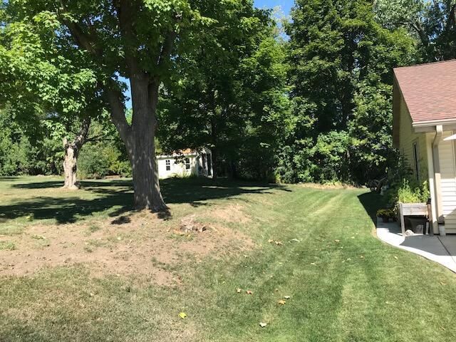 4565 Meadow Vw E, Brookfield, WI 53005