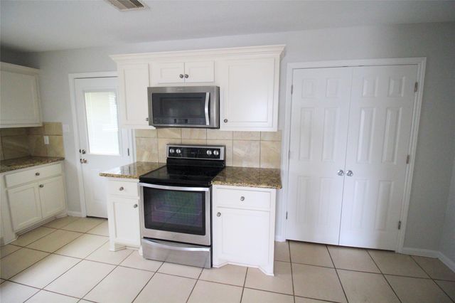 6610 Loma Vista Street B, Houston, TX 77085