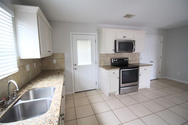 6610 Loma Vista Street B, Houston, TX 77085