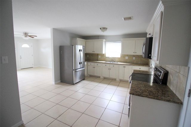 6610 Loma Vista Street B, Houston, TX 77085