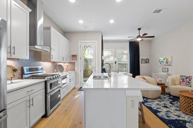 4323 Spicewood Springs RD 6, Austin, TX 78759