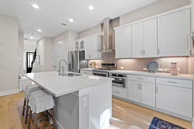 4323 Spicewood Springs RD 6, Austin, TX 78759