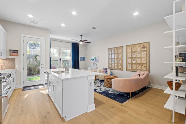 4323 Spicewood Springs RD 6, Austin, TX 78759