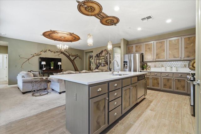 3910 Del Arco Ln, Sacramento, CA 95834
