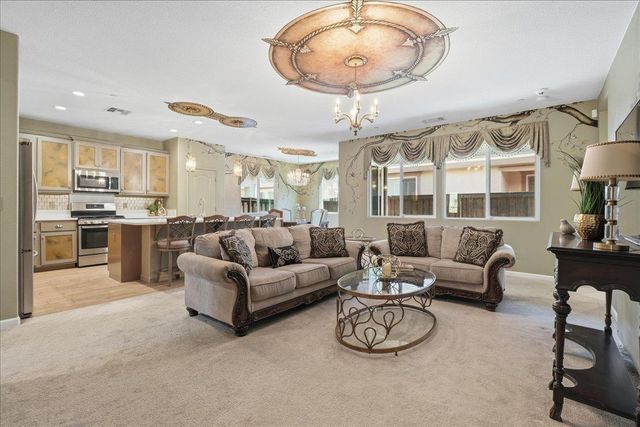 3910 Del Arco Ln, Sacramento, CA 95834