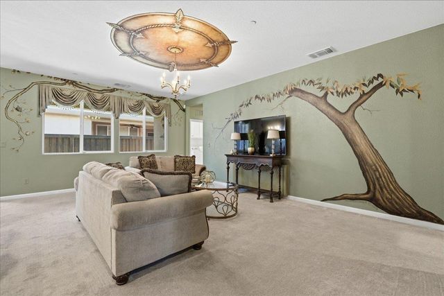 3910 Del Arco Ln, Sacramento, CA 95834