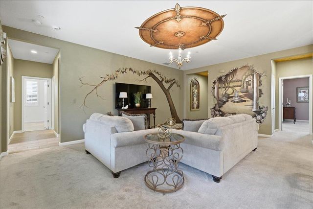 3910 Del Arco Ln, Sacramento, CA 95834