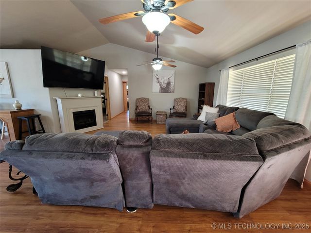 107451 S 4138 Road, Checotah, OK 74426