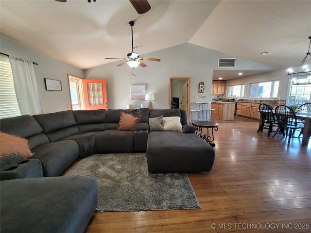 107451 S 4138 Road, Checotah, OK 74426