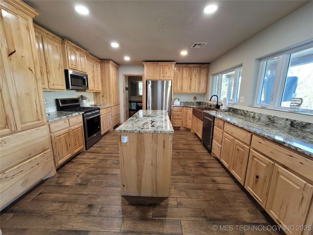 107451 S 4138 Road, Checotah, OK 74426