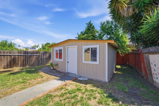 104 Lotus Way, East Palo Alto, CA 94303