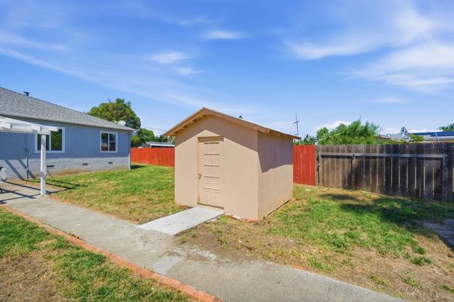 104 Lotus Way, East Palo Alto, CA 94303