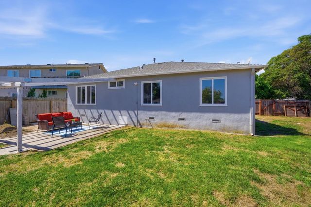 104 Lotus Way, East Palo Alto, CA 94303