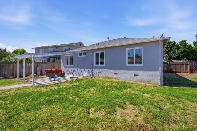 104 Lotus Way, East Palo Alto, CA 94303