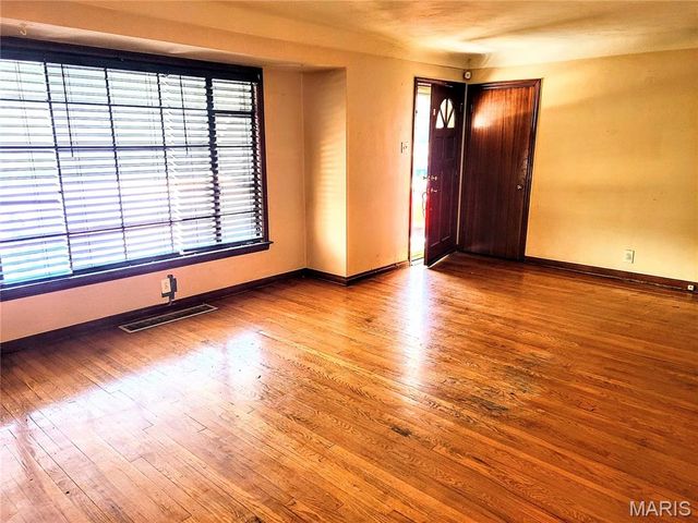 404 Ballman Avenue, St Louis, MO 63135