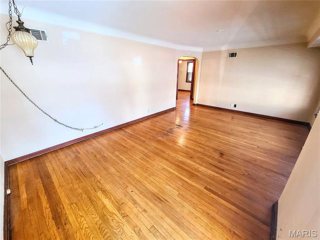 404 Ballman Avenue, St Louis, MO 63135