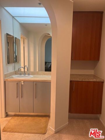 620 S Gramercy Place 339, Los Angeles, CA 90005