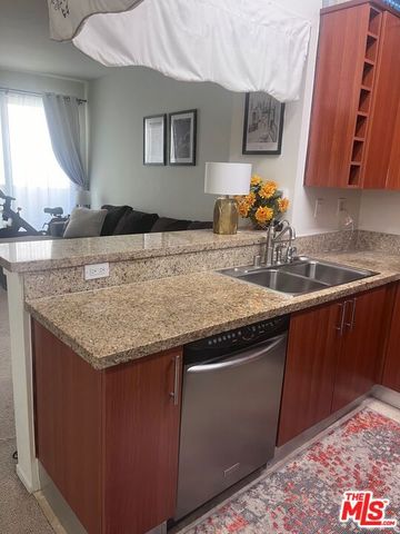 620 S Gramercy Place 339, Los Angeles, CA 90005