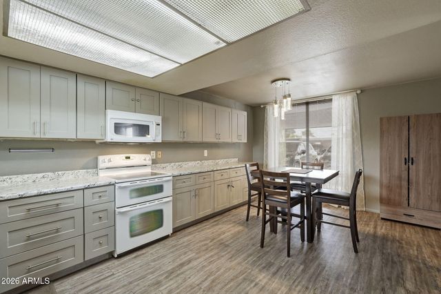 6327 N 34TH Lane, Phoenix, AZ 85017