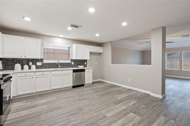 9323 Comanche Peak Lane, Houston, TX 77089