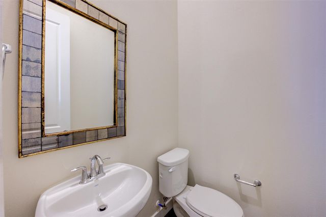 1222 W Dallas Street, Houston, TX 77019