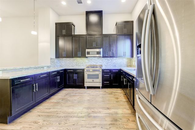 1222 W Dallas Street, Houston, TX 77019