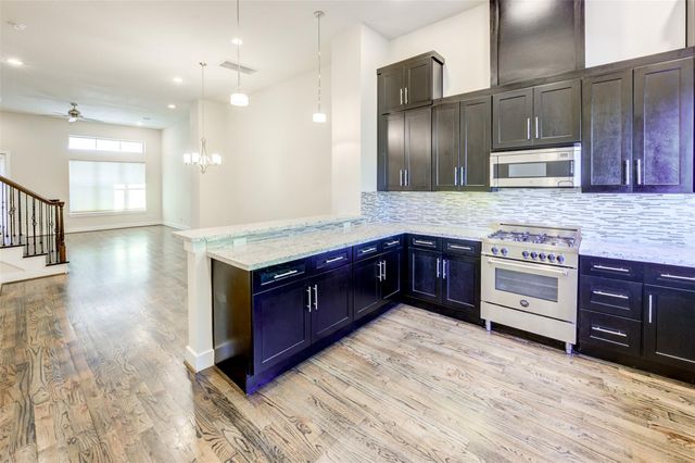 1222 W Dallas Street, Houston, TX 77019