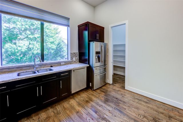 1222 W Dallas Street, Houston, TX 77019