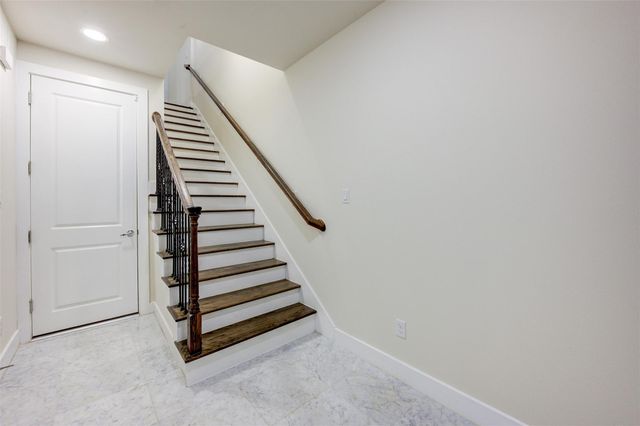 1222 W Dallas Street, Houston, TX 77019