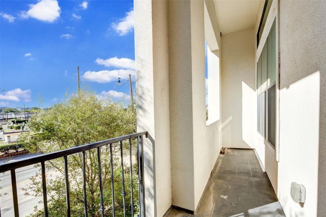 1222 W Dallas Street, Houston, TX 77019