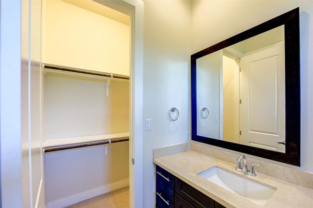 1222 W Dallas Street, Houston, TX 77019