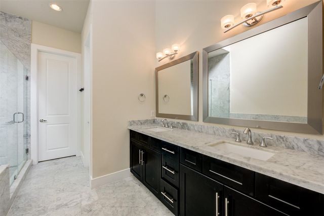 1222 W Dallas Street, Houston, TX 77019