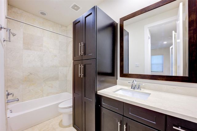 1222 W Dallas Street, Houston, TX 77019