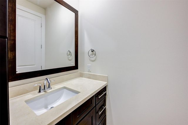 1222 W Dallas Street, Houston, TX 77019