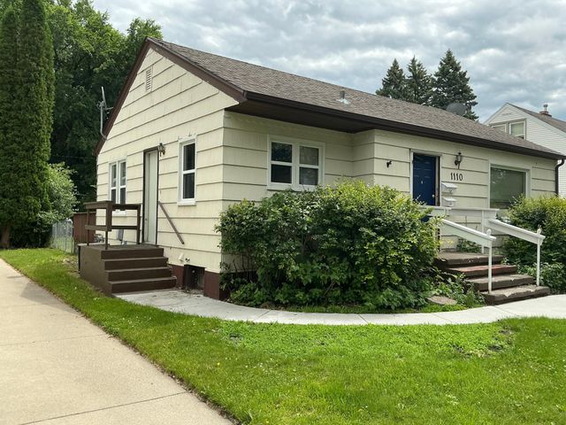 1110 12th Street S, Moorhead, MN 56560