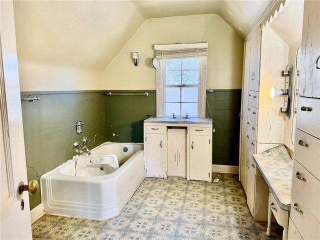 924 W 3rd Street, Maryville, MO 64468