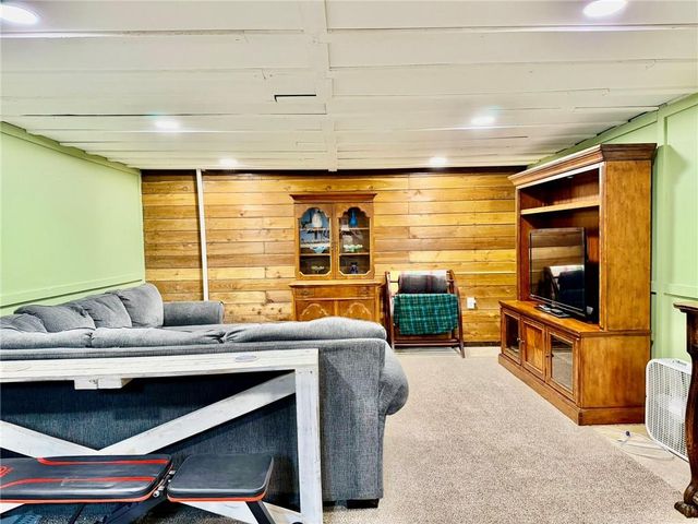 924 W 3rd Street, Maryville, MO 64468