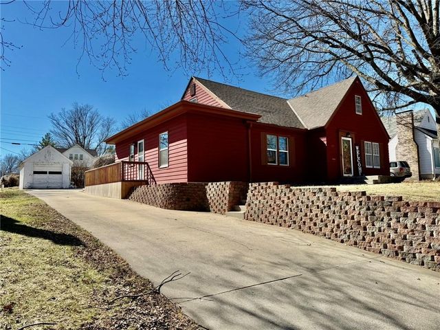 924 W 3rd Street, Maryville, MO 64468