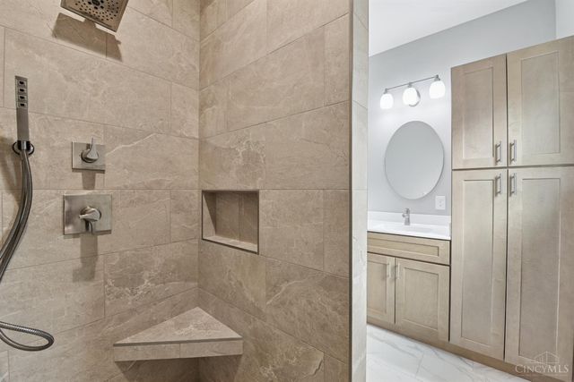 8353 Alice Way, Kelso Twp, IN 47012