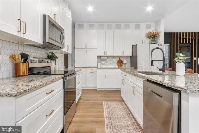 2390 SHIRLEY RD, Charles Town, WV 25414
