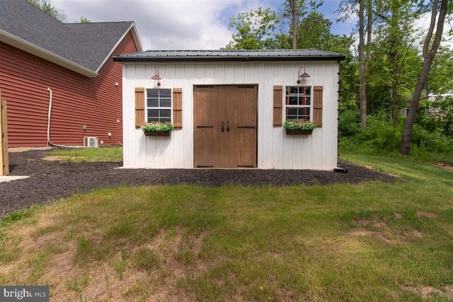 2390 SHIRLEY RD, Charles Town, WV 25414